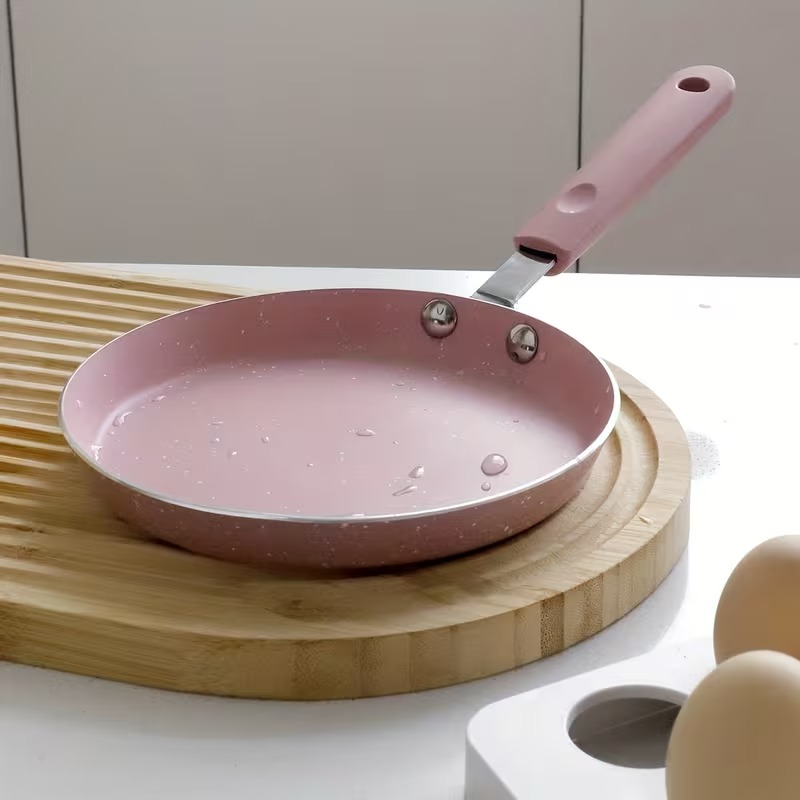 HIGH QUALITY DURABLE ALUMINUM NONSTICK FRYING PAN – THE ESSENTIAL COOKWARE - Image 3