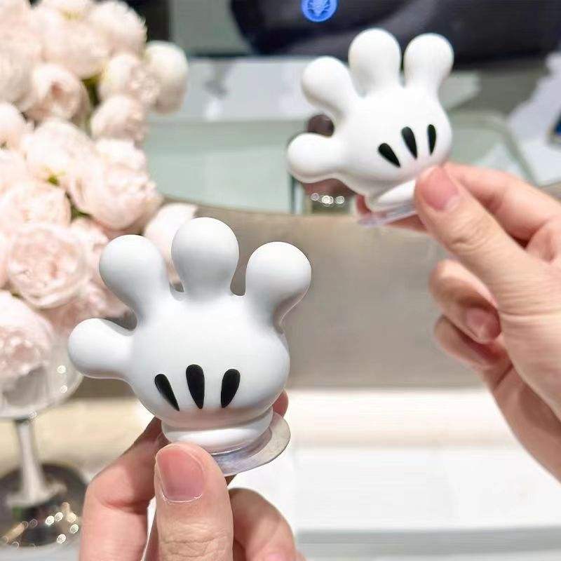 Cute Hanging Toothbrush Holder - Image 4