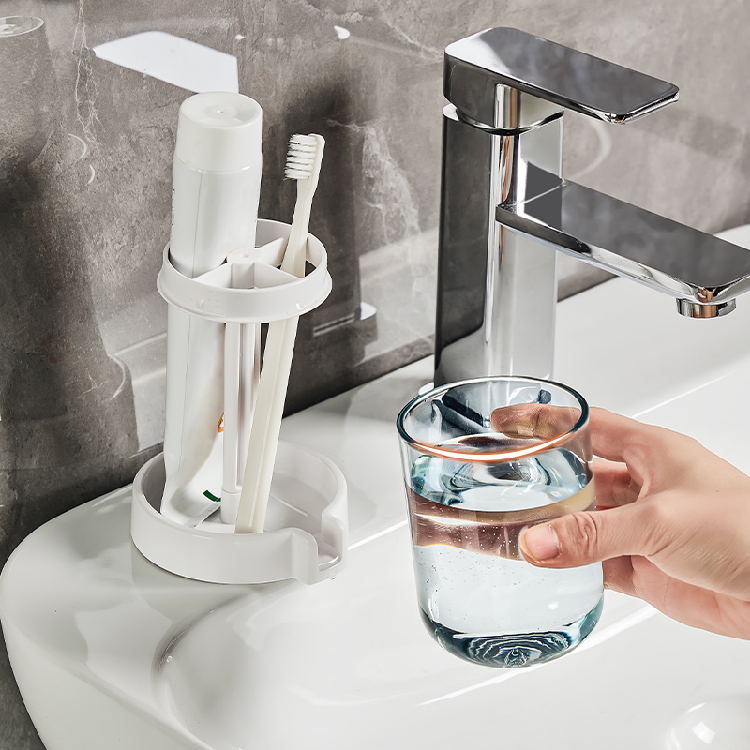 3-IN-1 TOOTHBRUSH HOLDER